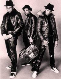 Run DMC widmeten 1986 "ihren" Adidas sogar einen eigenen Song.