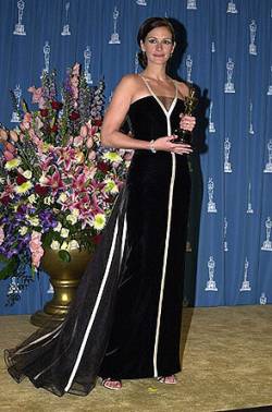 2001 Julia Roberts in einem Valentino Kleid aus den Achtziger Jahren